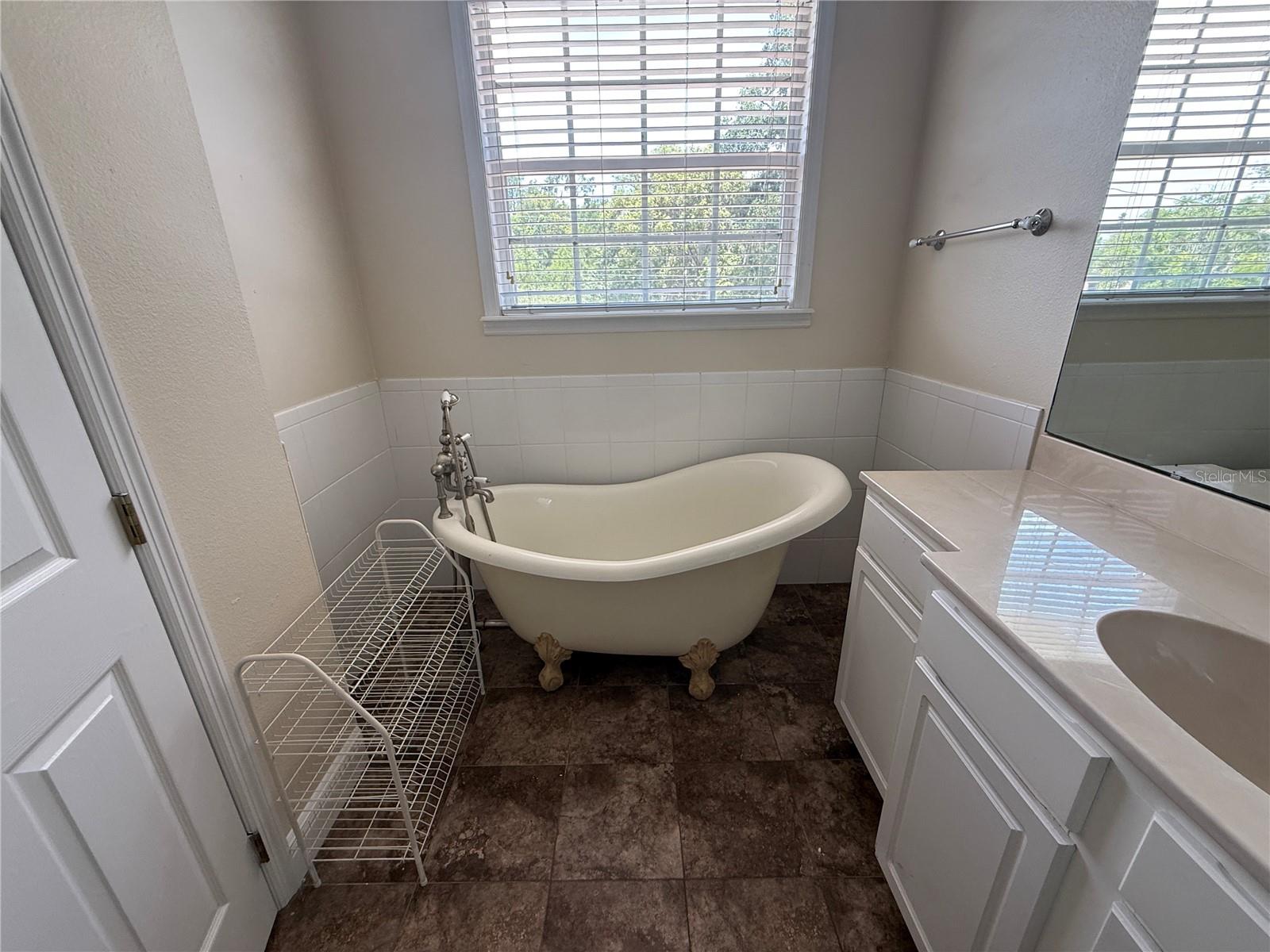 GOLDEN HEIGHTS VILLAS CONDO - Residential Lease