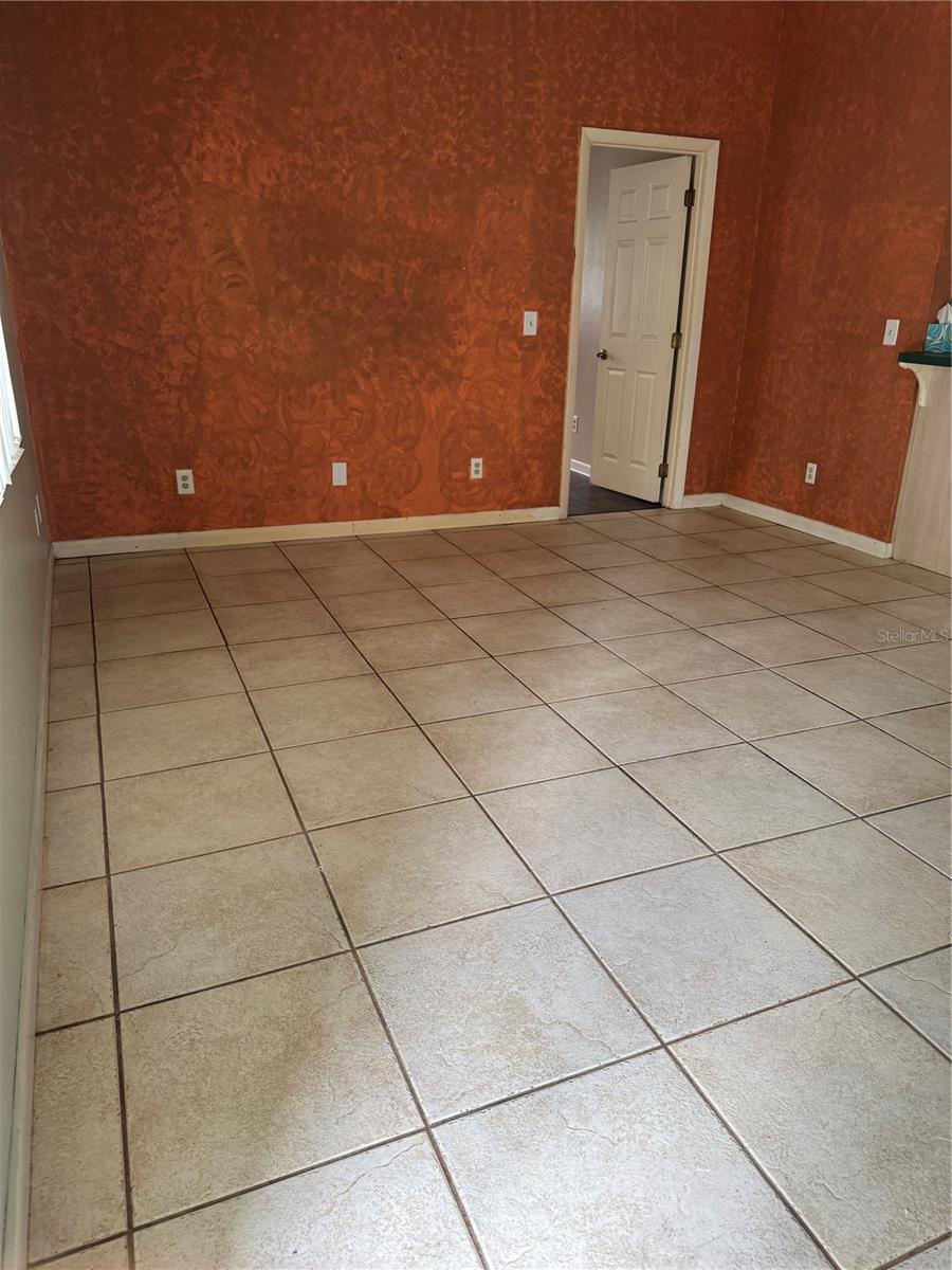 BUSHNELL NEW - Residential