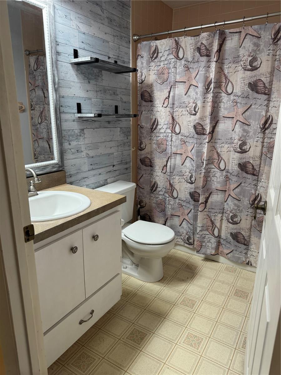BUSHNELL NEW - Residential
