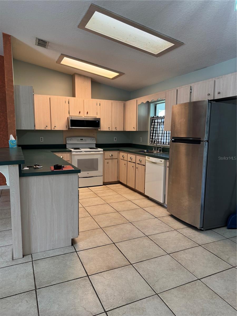BUSHNELL NEW - Residential
