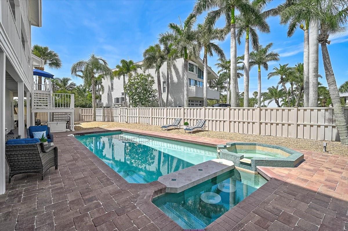 SAPPHIRE SHORES - Residential