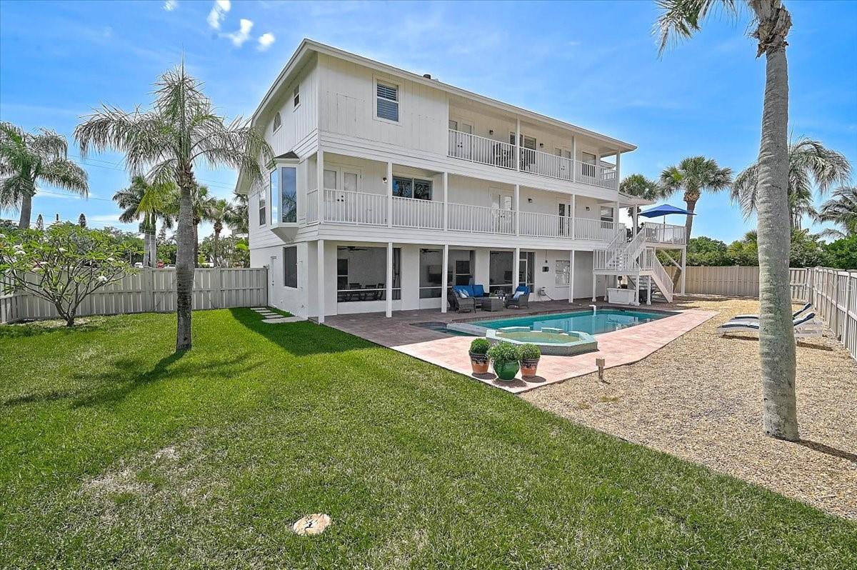 SAPPHIRE SHORES - Residential
