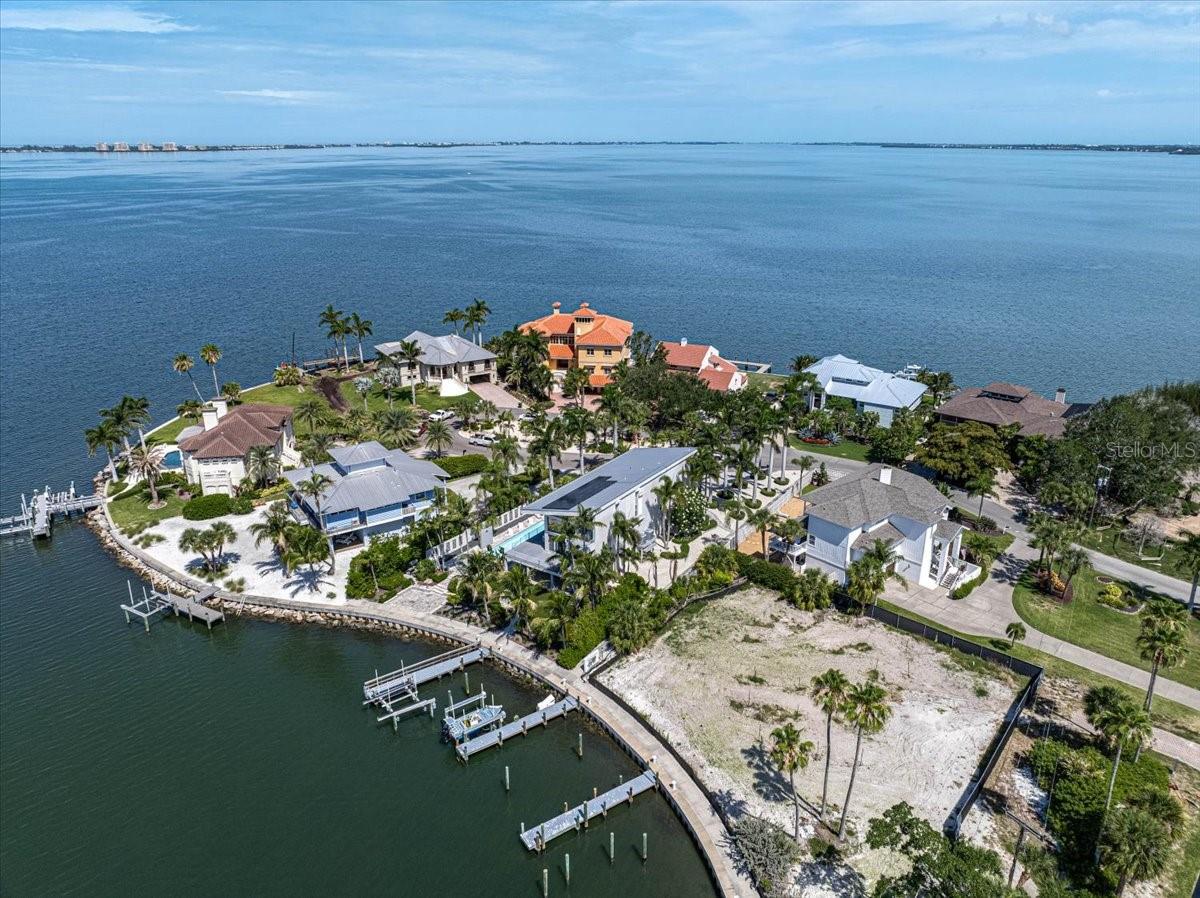 SAPPHIRE SHORES - Residential