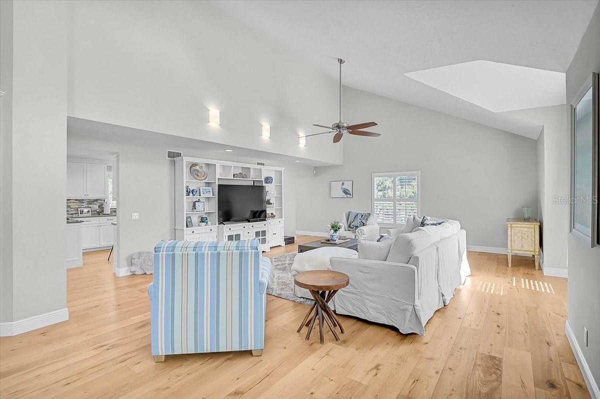 SAPPHIRE SHORES - Residential