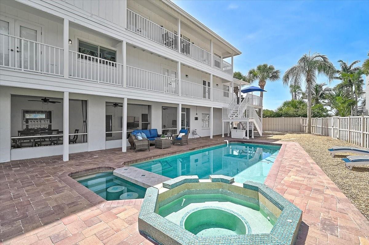 SAPPHIRE SHORES - Residential