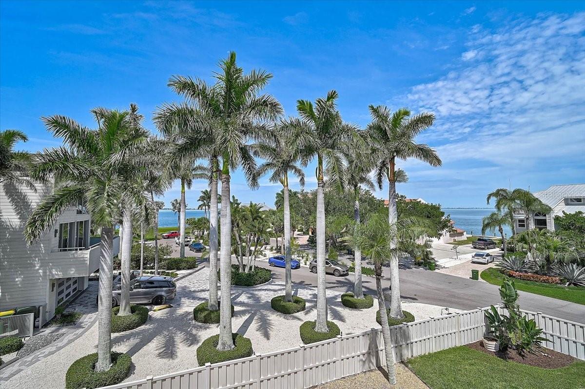 SAPPHIRE SHORES - Residential
