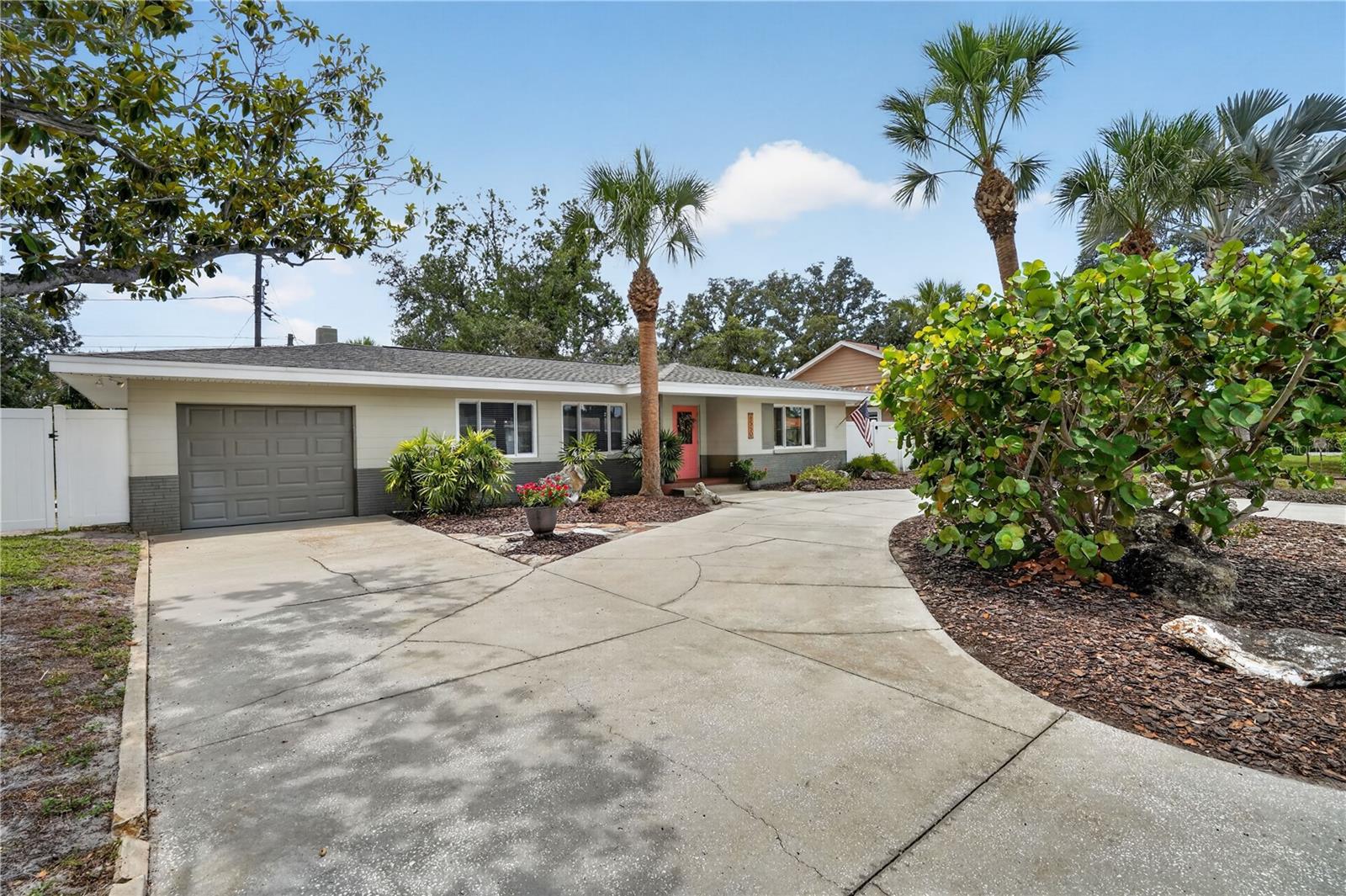 PASADENA GOLF CLUB ESTATES - Residential
