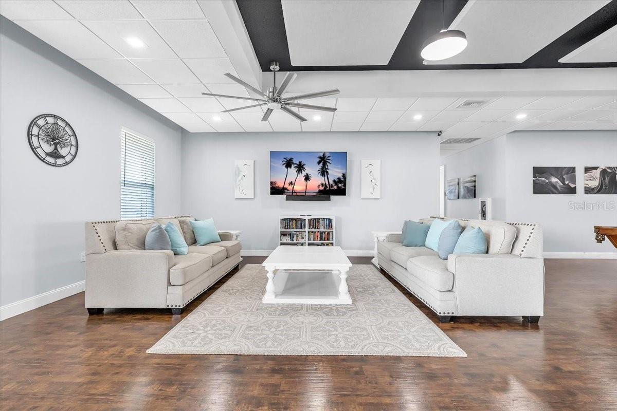 THORNTON CRK MOTORCOACH RESIDENCE - Residential