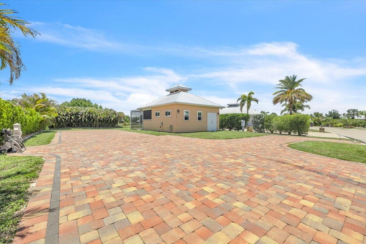 THORNTON CRK MOTORCOACH RESIDENCE - Residential