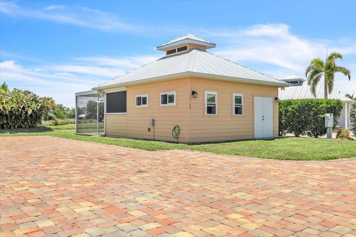 THORNTON CRK MOTORCOACH RESIDENCE - Residential