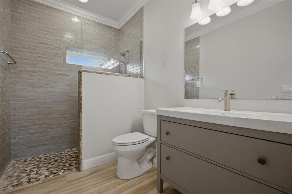THORNTON CRK MOTORCOACH RESIDENCE - Residential
