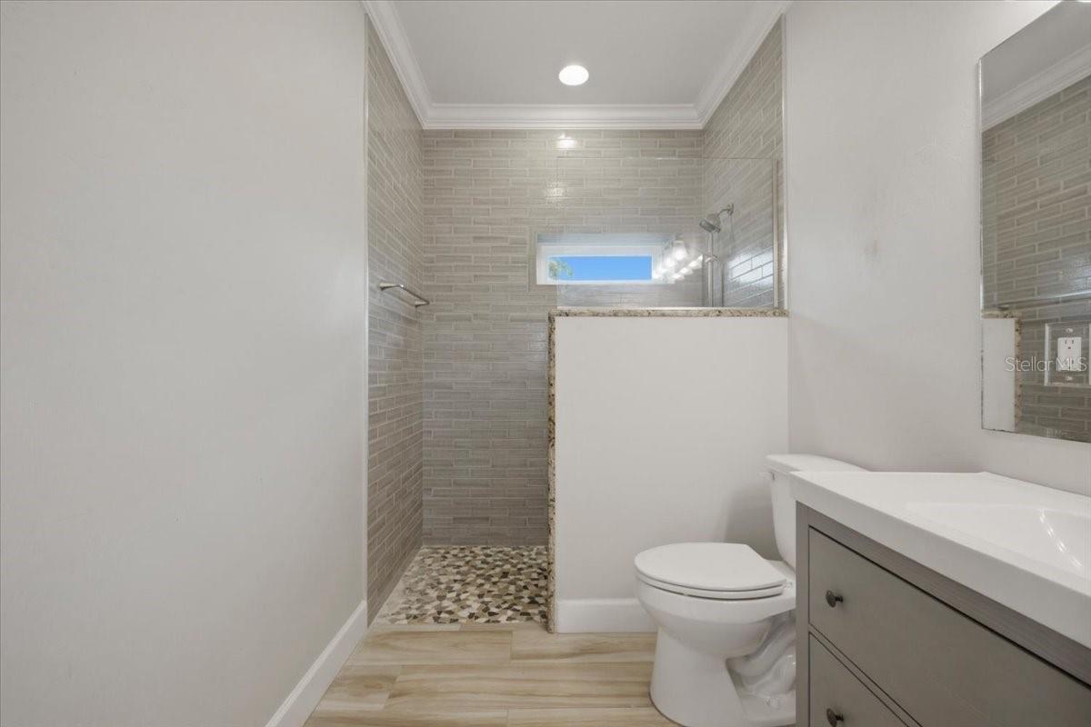 THORNTON CRK MOTORCOACH RESIDENCE - Residential