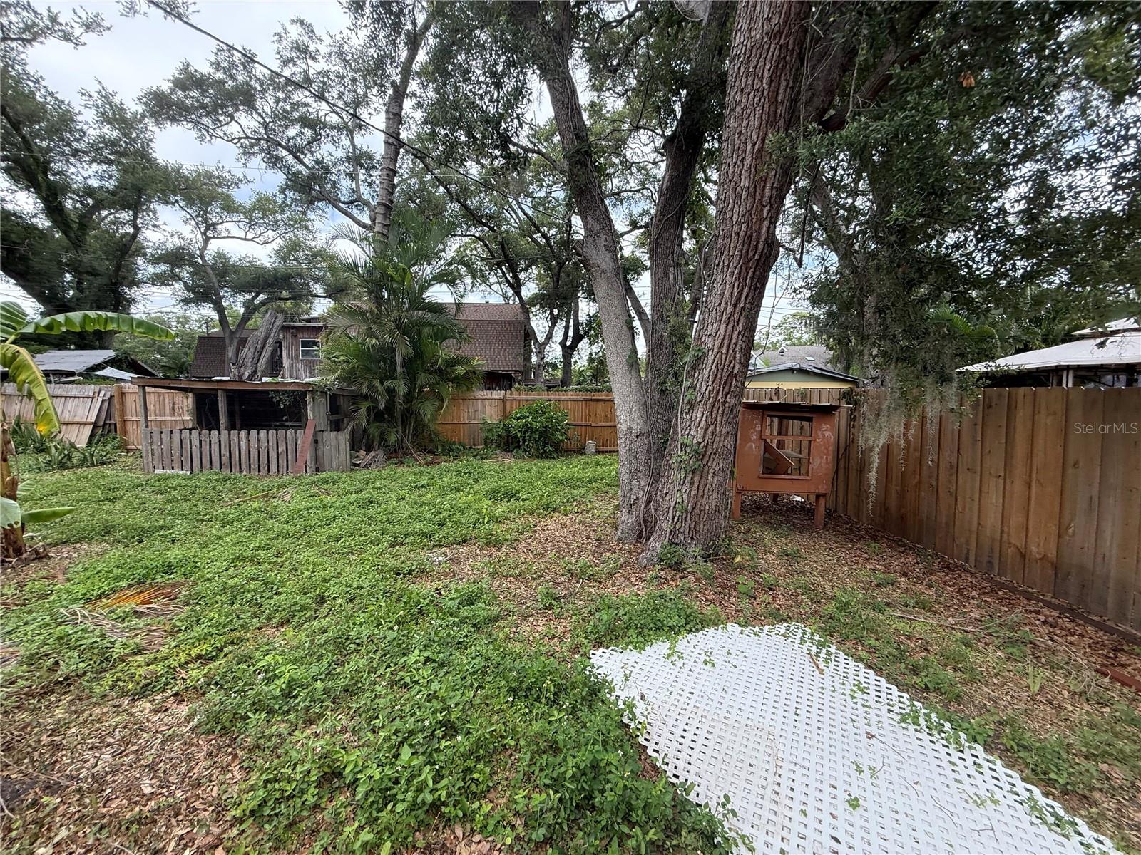 ROOSEVELT GROVES - Residential