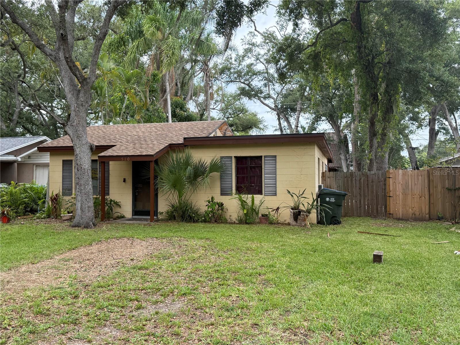 ROOSEVELT GROVES - Residential