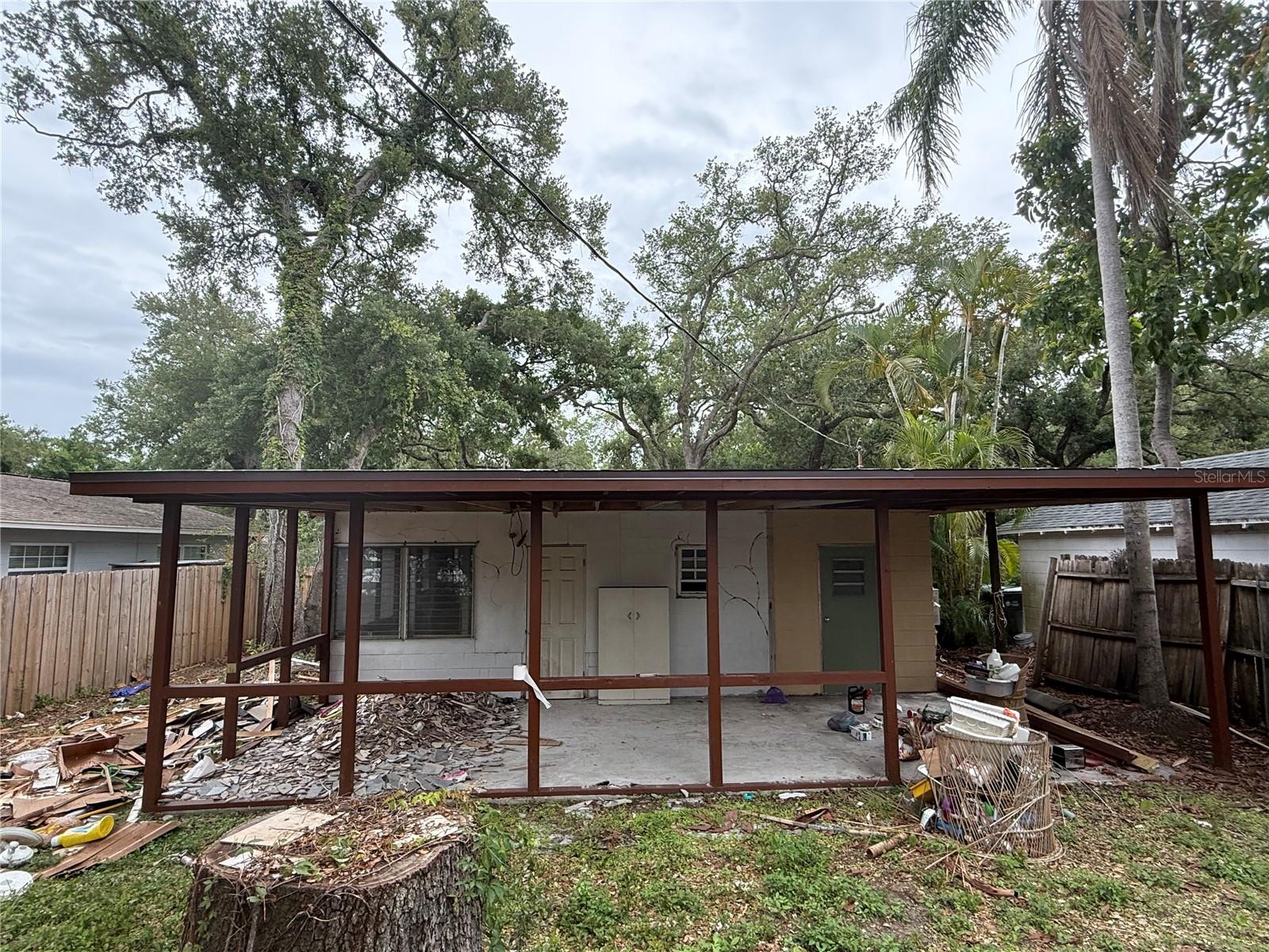ROOSEVELT GROVES - Residential