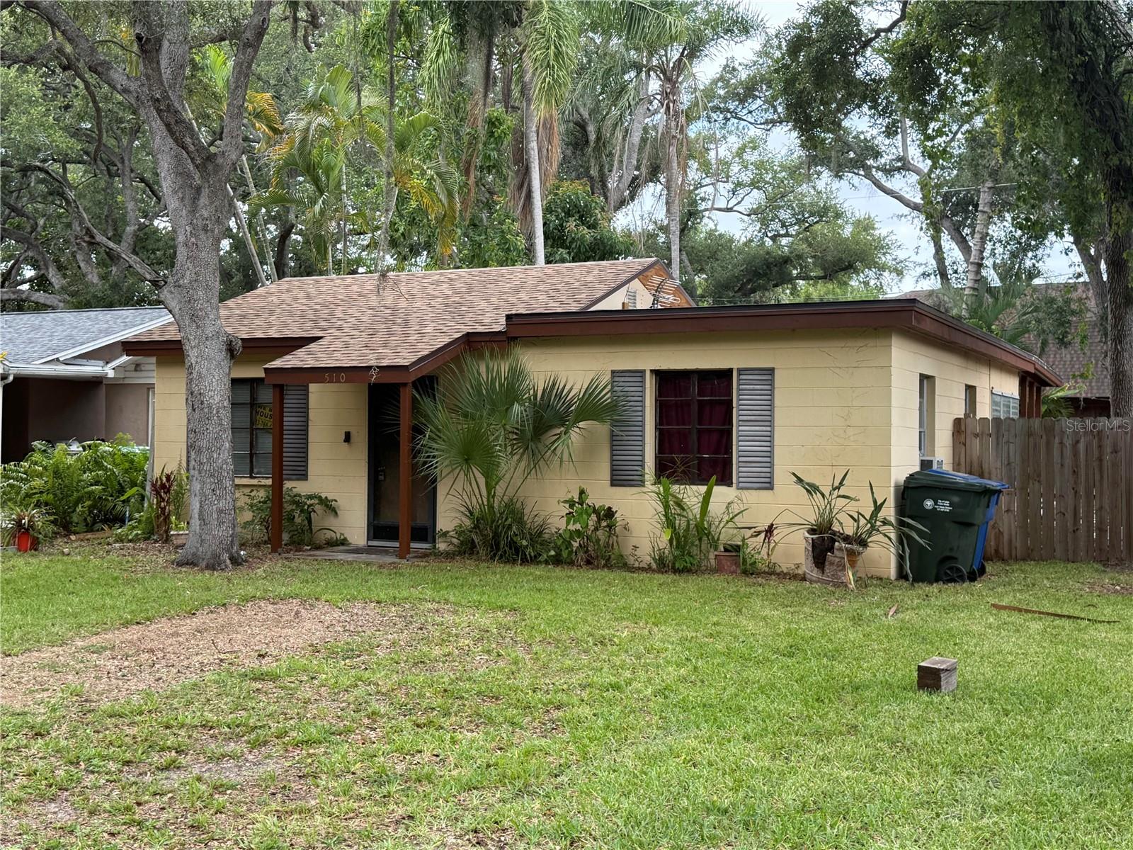 ROOSEVELT GROVES - Residential