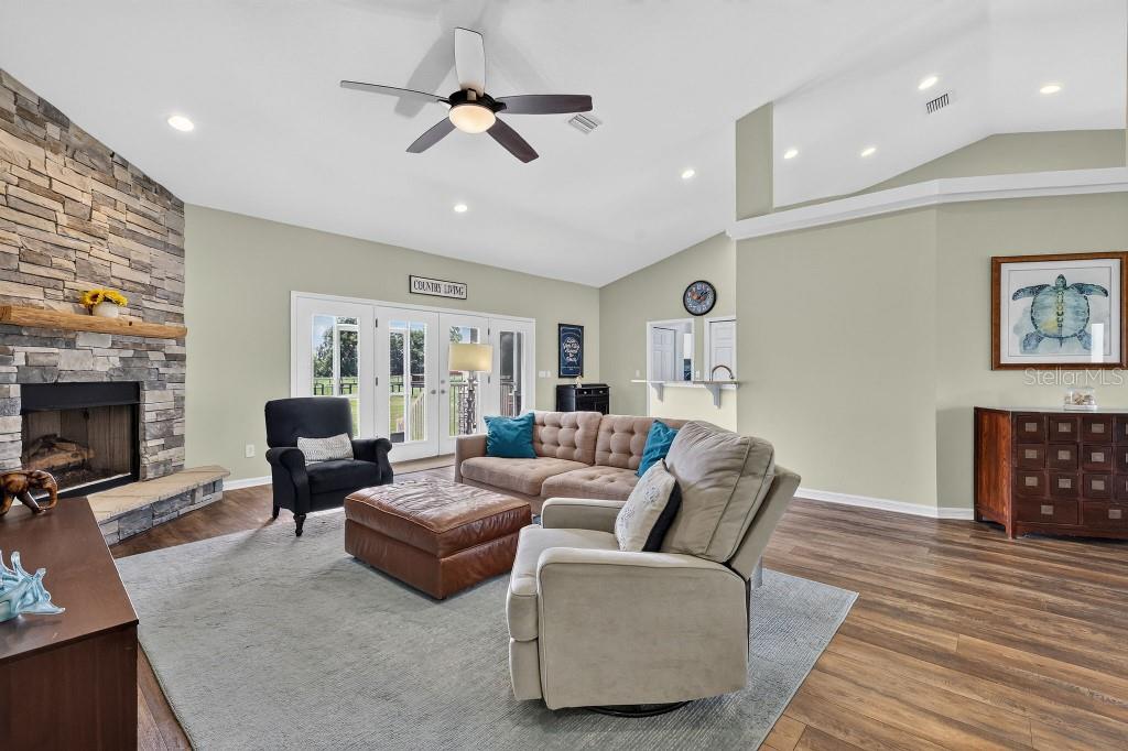 SHADOWOOD FARMS ESTATE - Residential