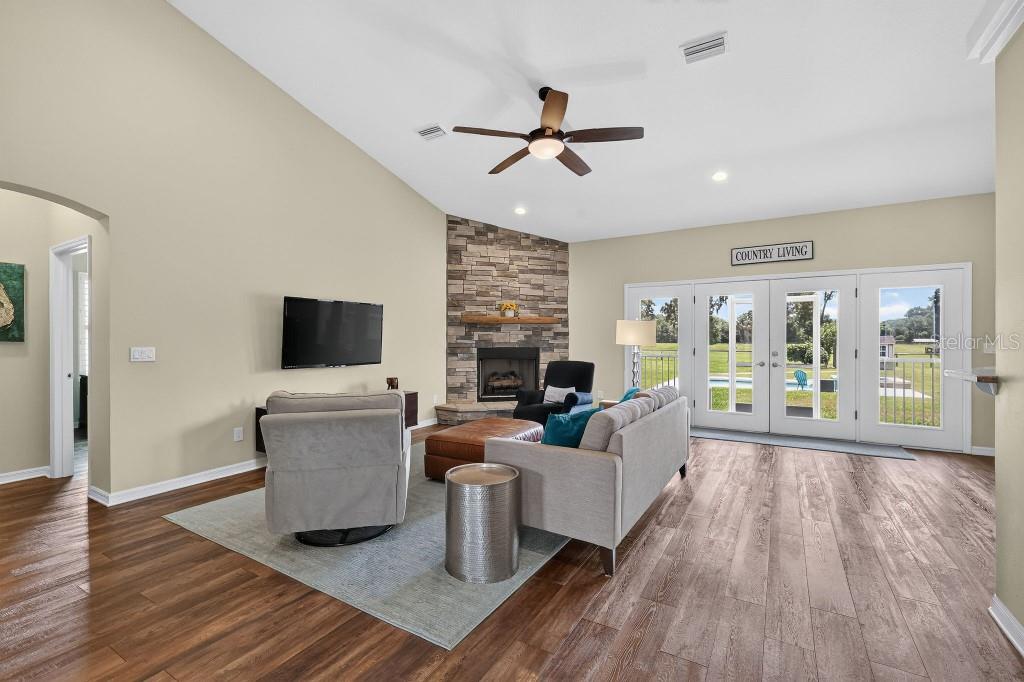 SHADOWOOD FARMS ESTATE - Residential