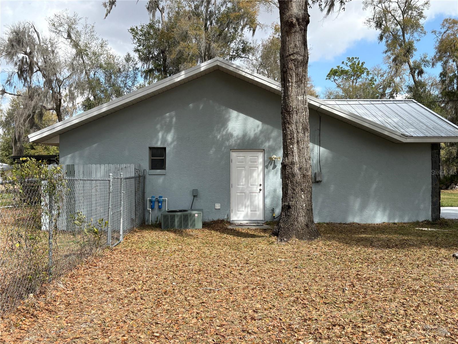 TWIN T OAKS - Residential