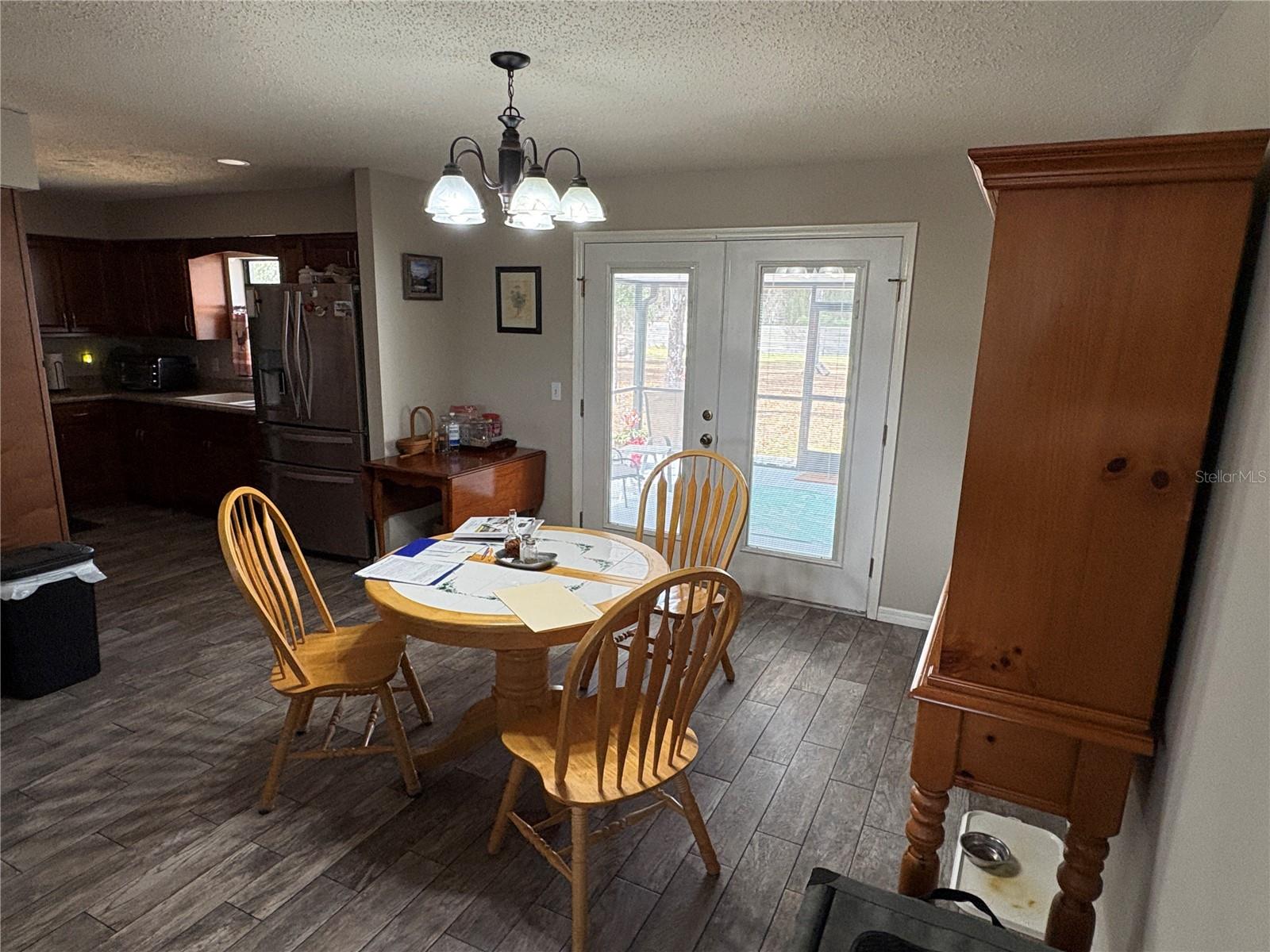 TWIN T OAKS - Residential