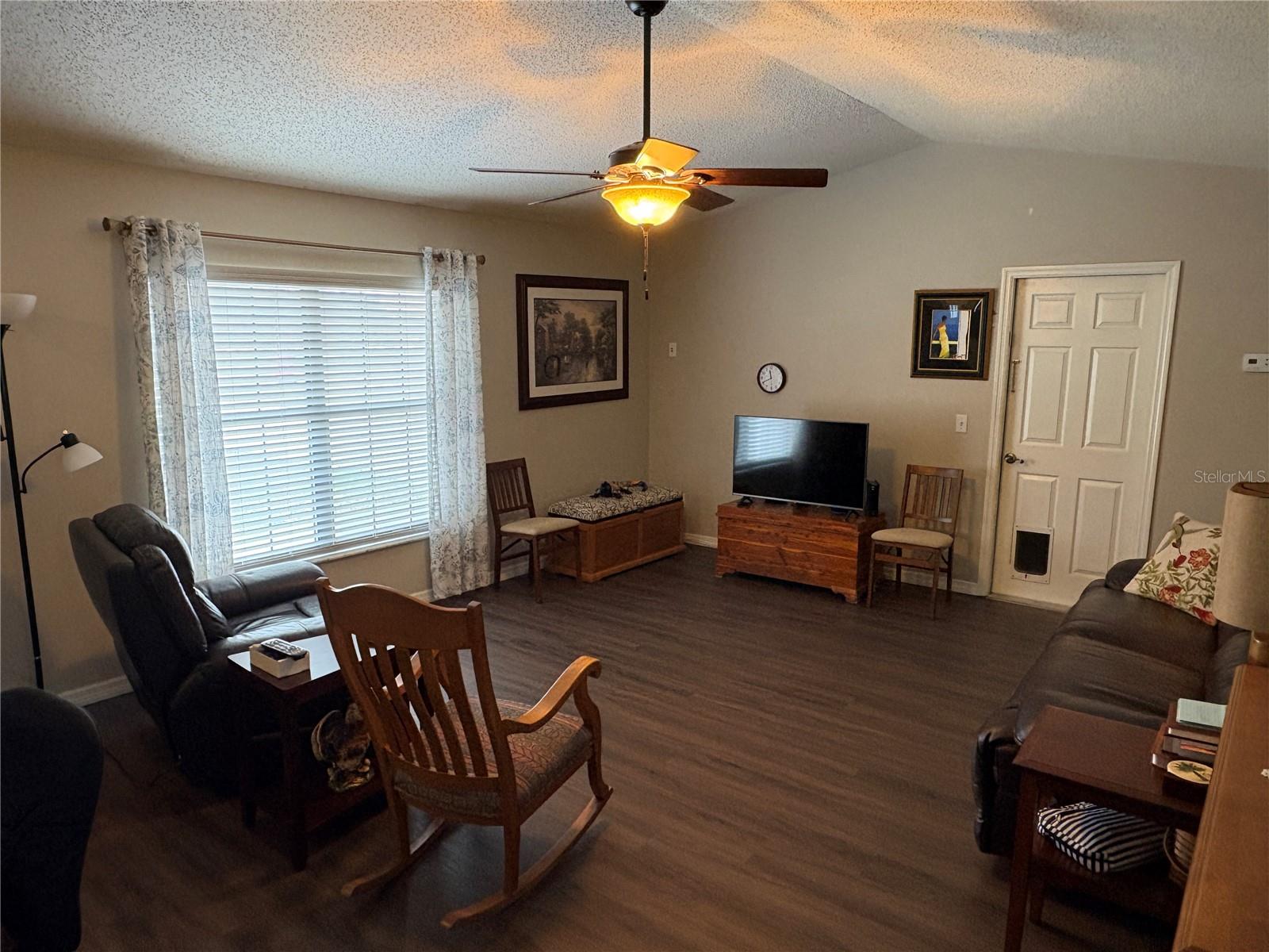 TWIN T OAKS - Residential