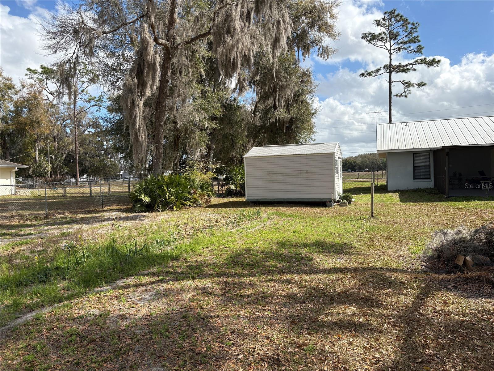 TWIN T OAKS - Residential