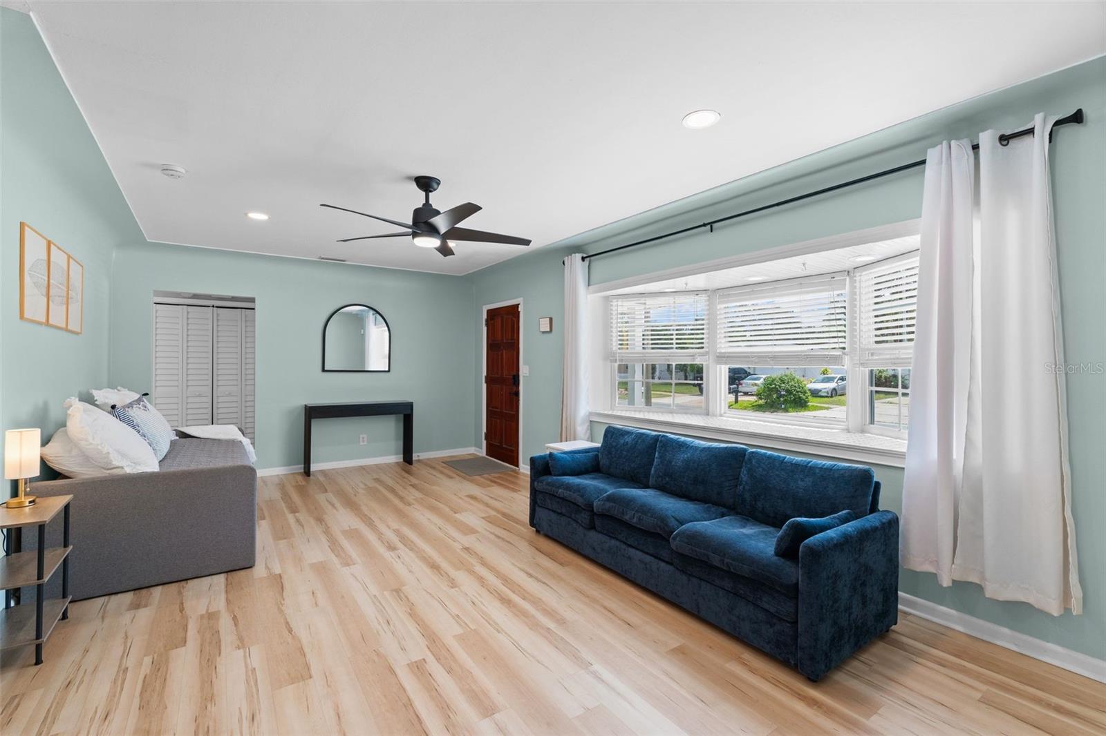 LAKE PEARL ESTATES - Residential