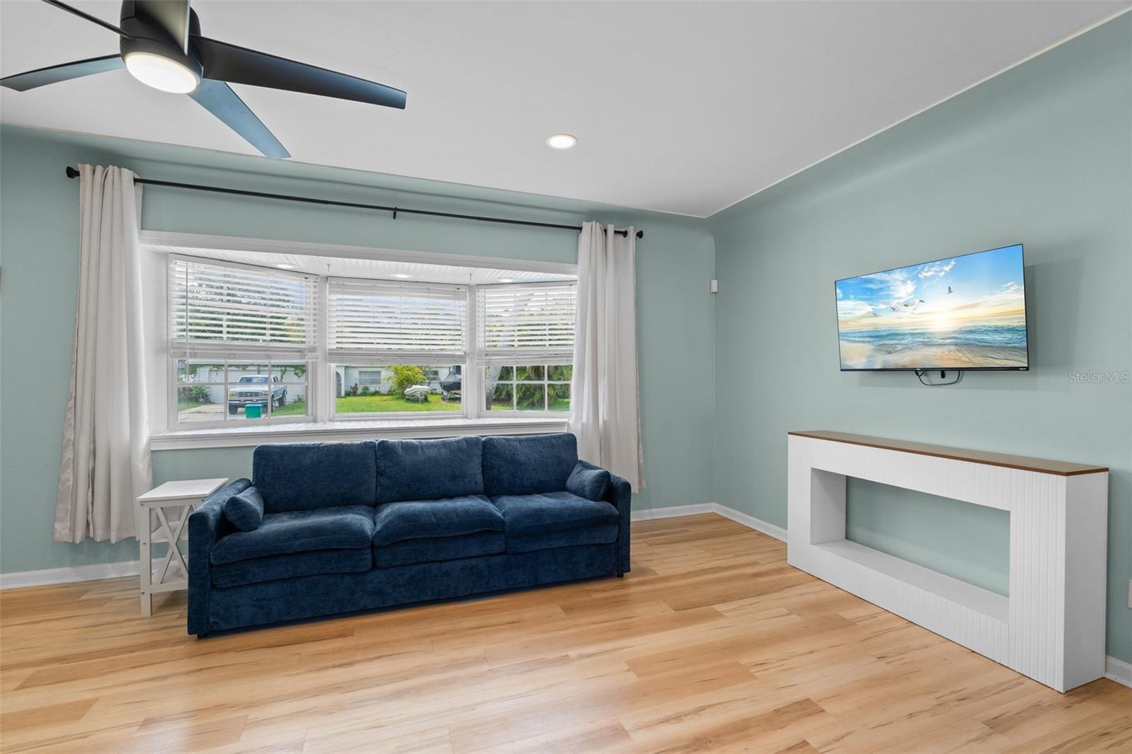 LAKE PEARL ESTATES - Residential