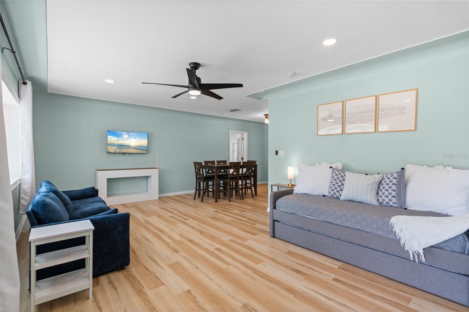LAKE PEARL ESTATES - Residential