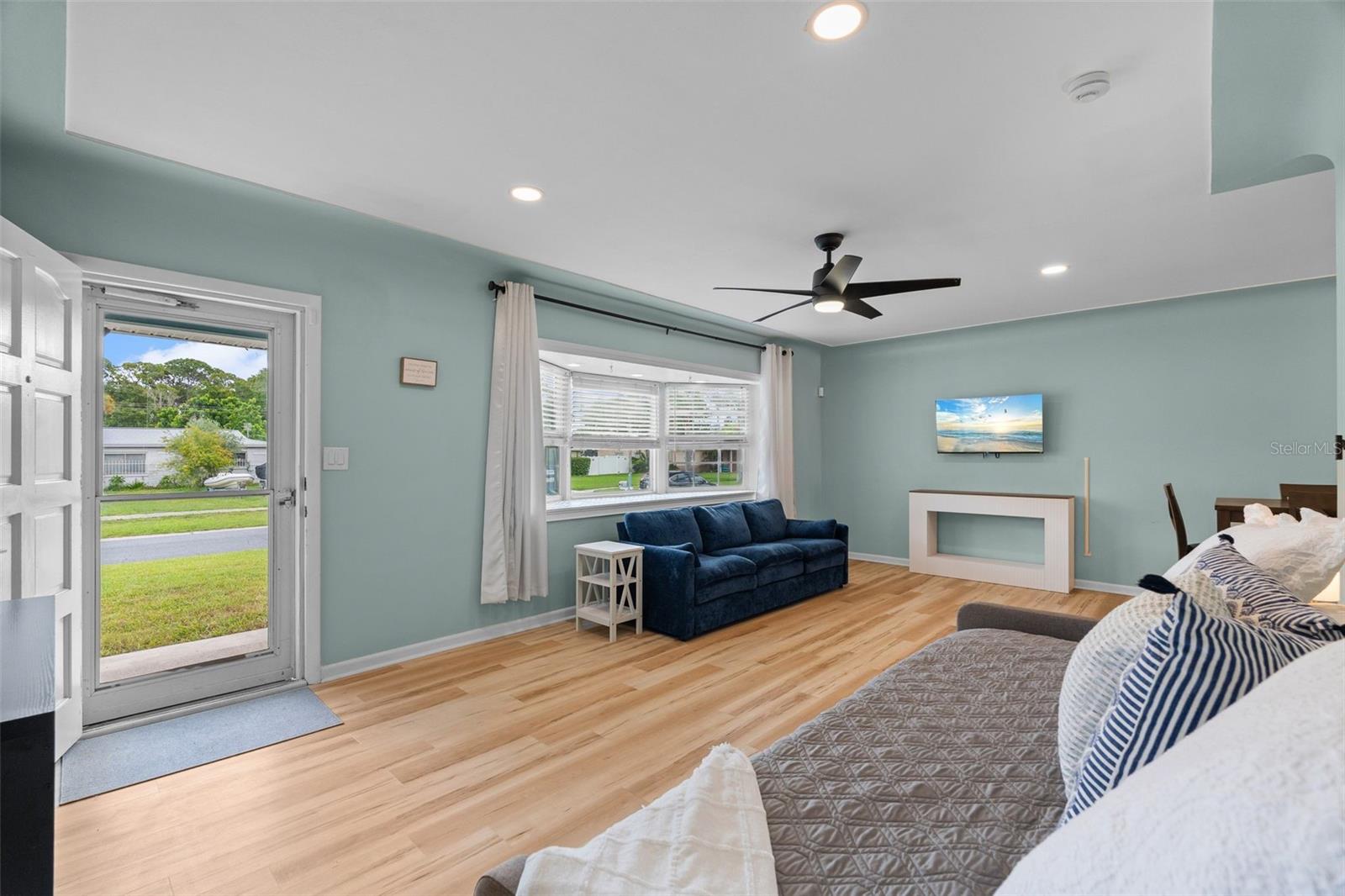 LAKE PEARL ESTATES - Residential