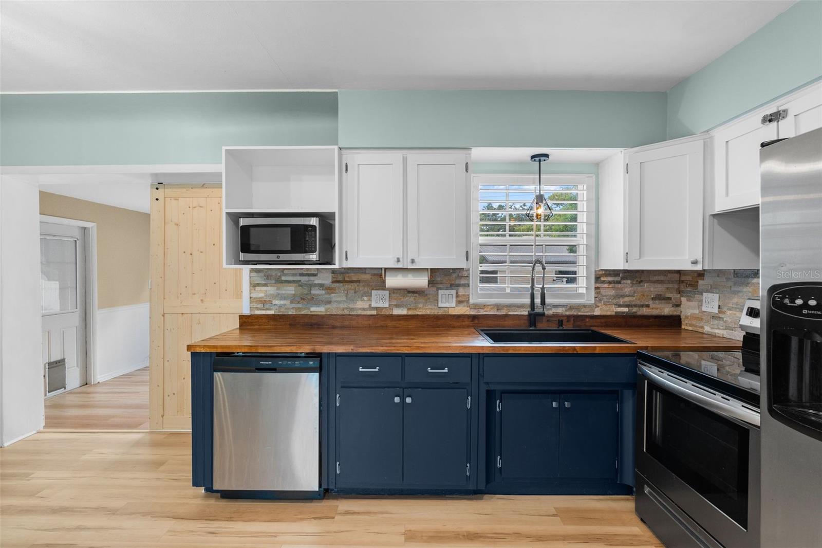 LAKE PEARL ESTATES - Residential