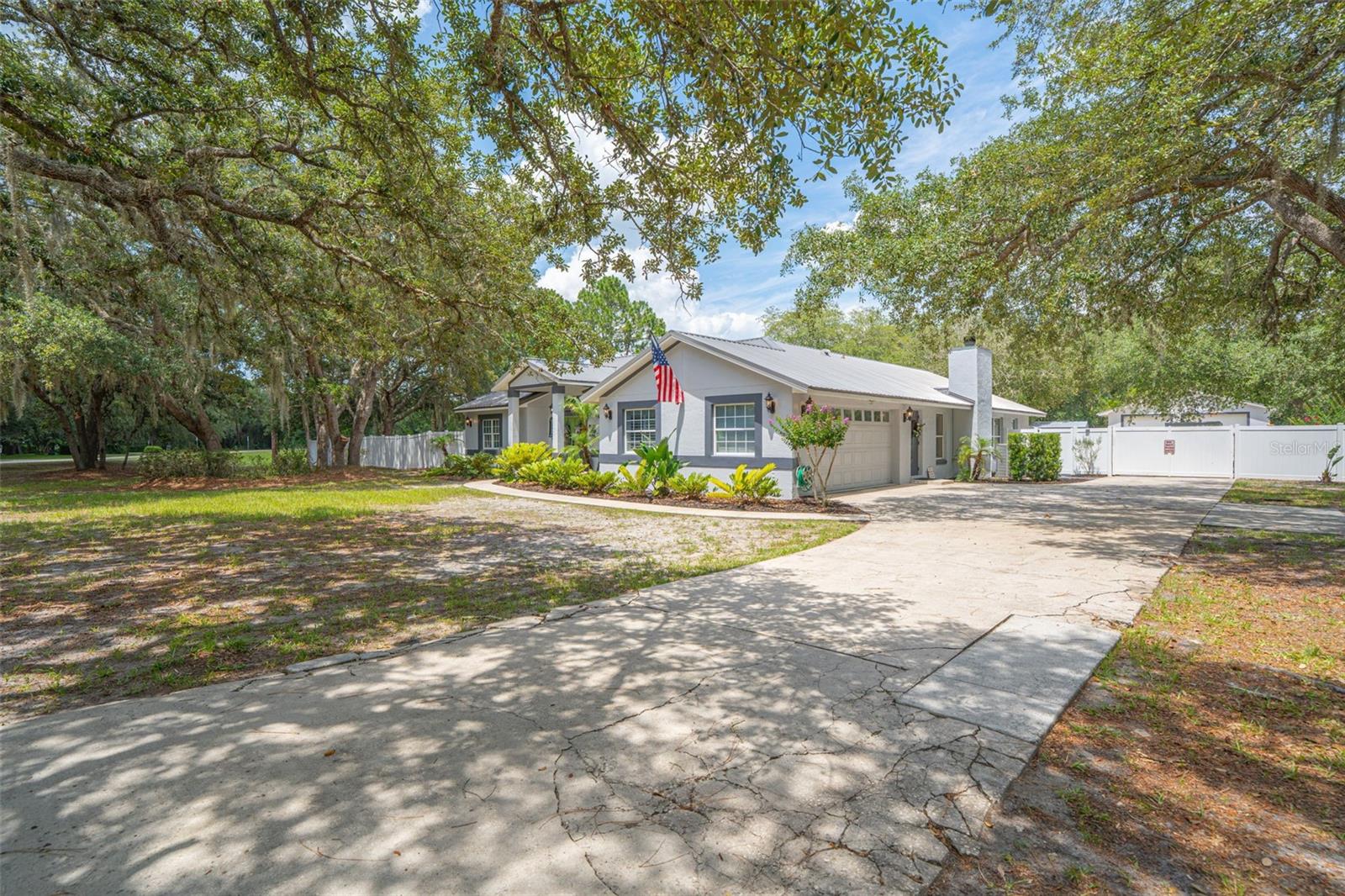 LAKE LENELLE WOODS - Residential