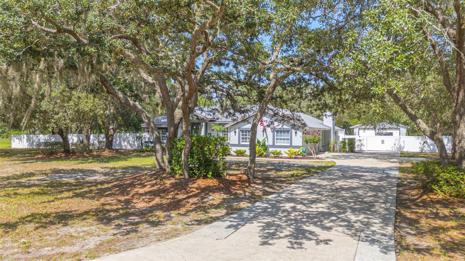 LAKE LENELLE WOODS - Residential
