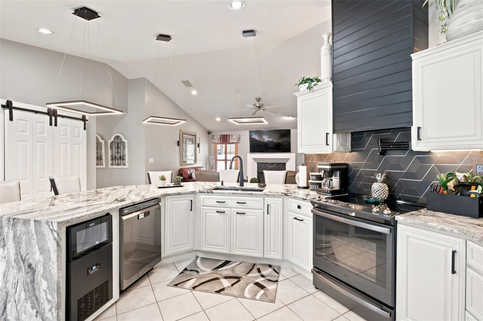 LAKE LENELLE WOODS - Residential