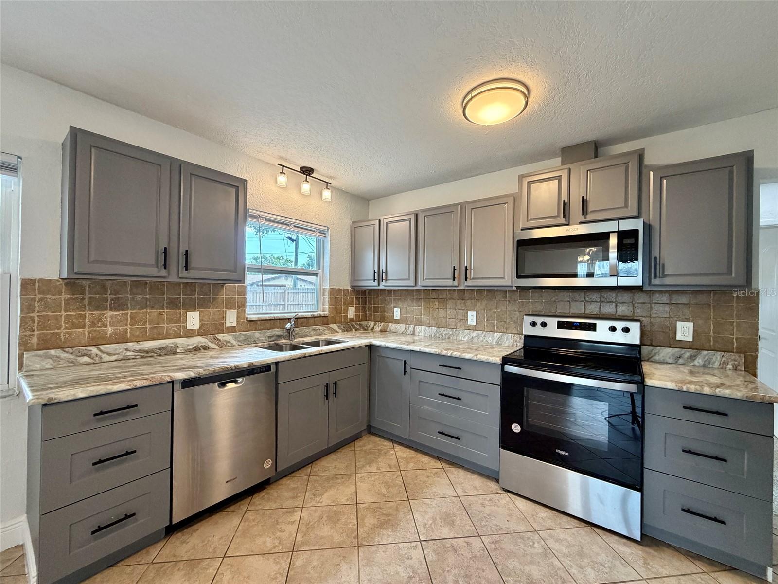 HOLDCROFT HEIGHTS UNIT 2 LOT 19 - Residential Lease