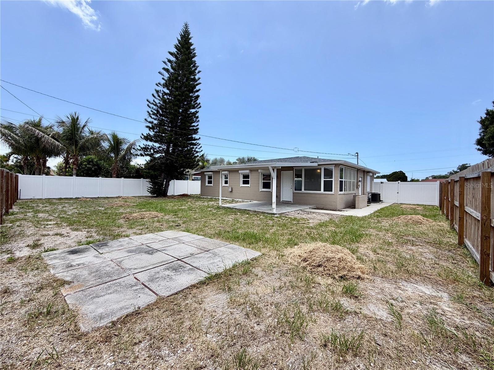 HOLDCROFT HEIGHTS UNIT 2 LOT 19 - Residential Lease
