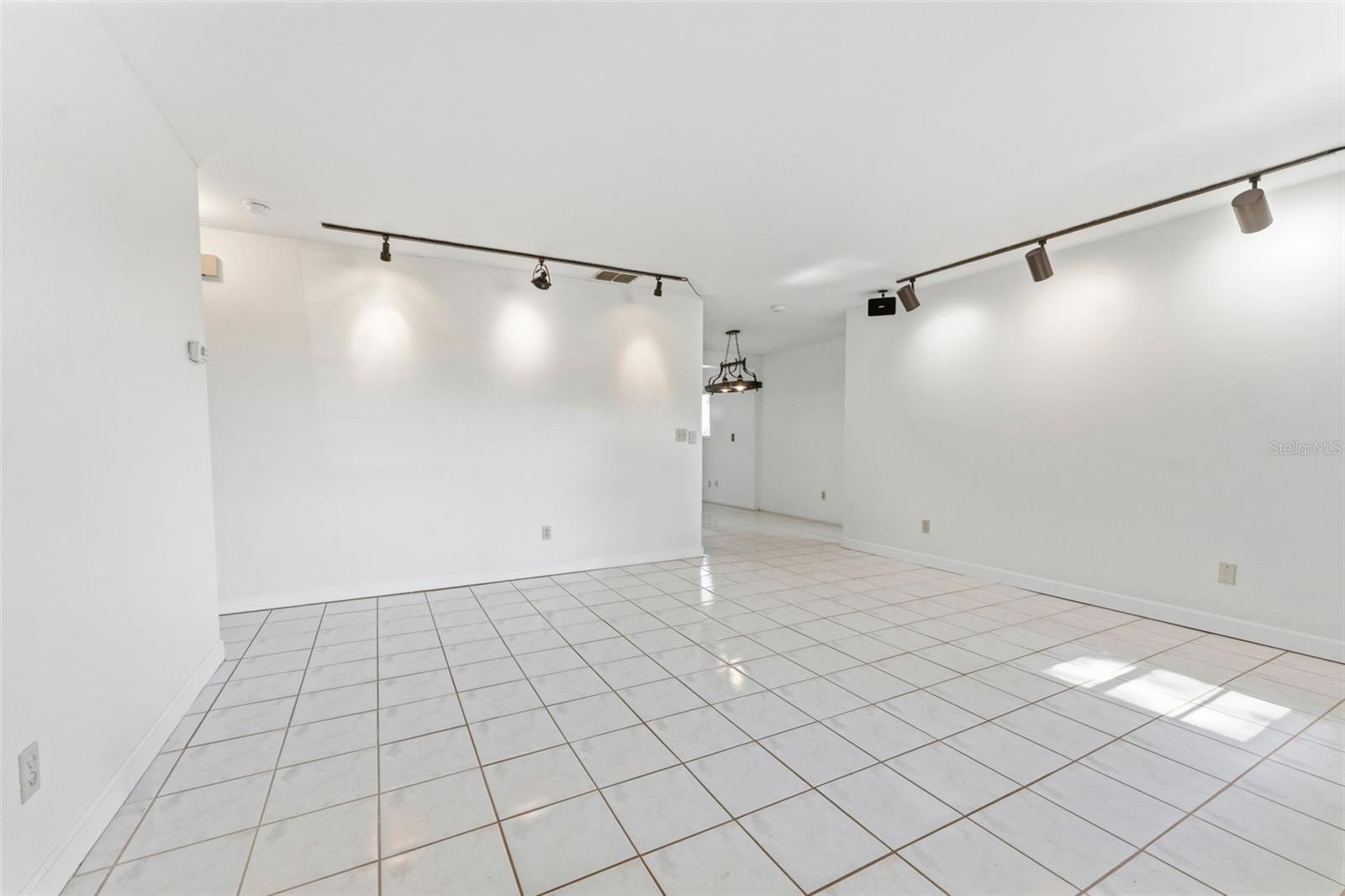 HARBOR PALMS UNIT ELEVEN - Residential