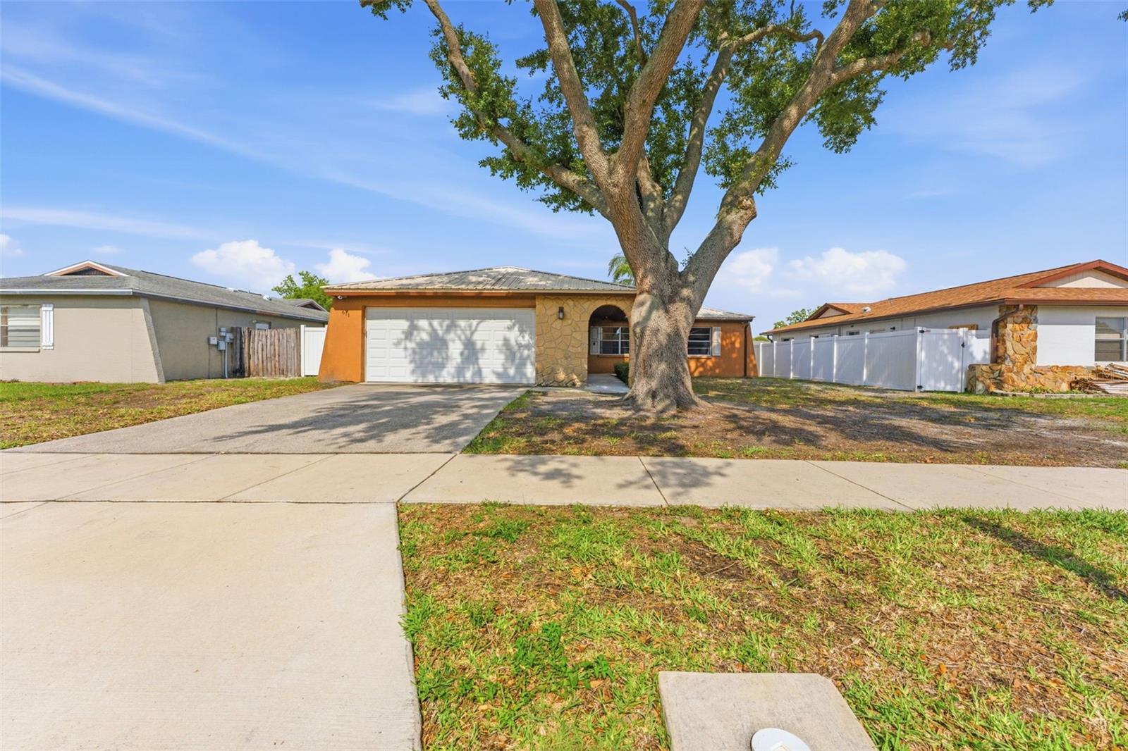 HARBOR PALMS UNIT ELEVEN - Residential