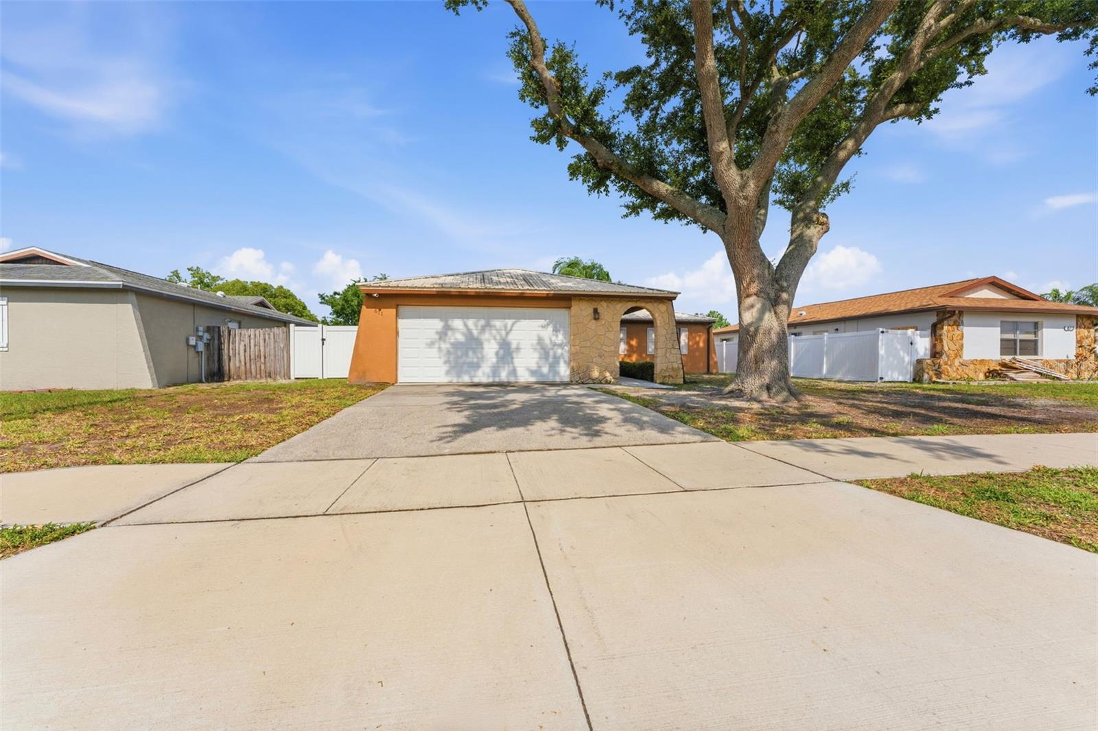 HARBOR PALMS UNIT ELEVEN - Residential