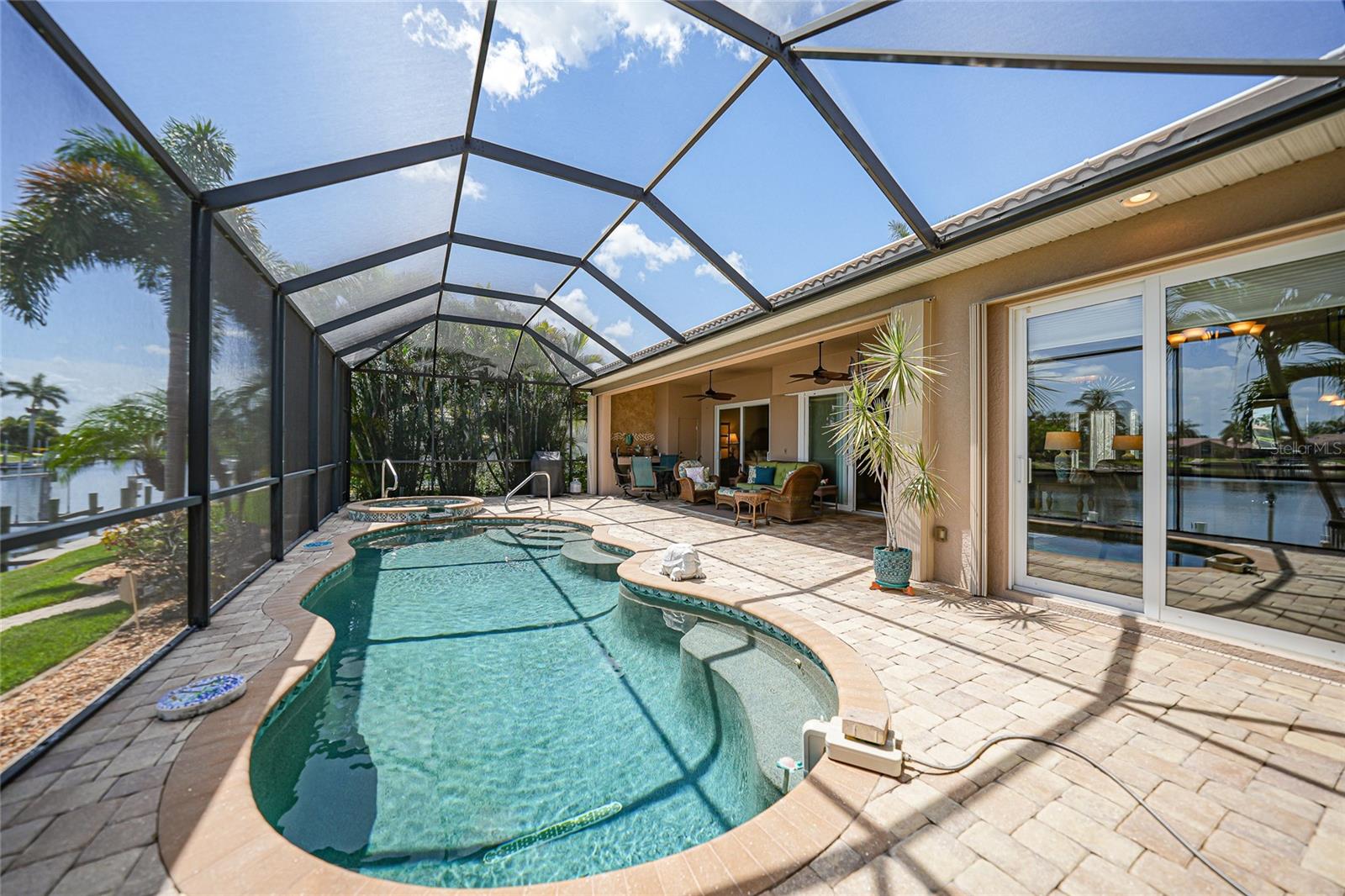 BURNT STORE ISLES SEC 15 - Residential