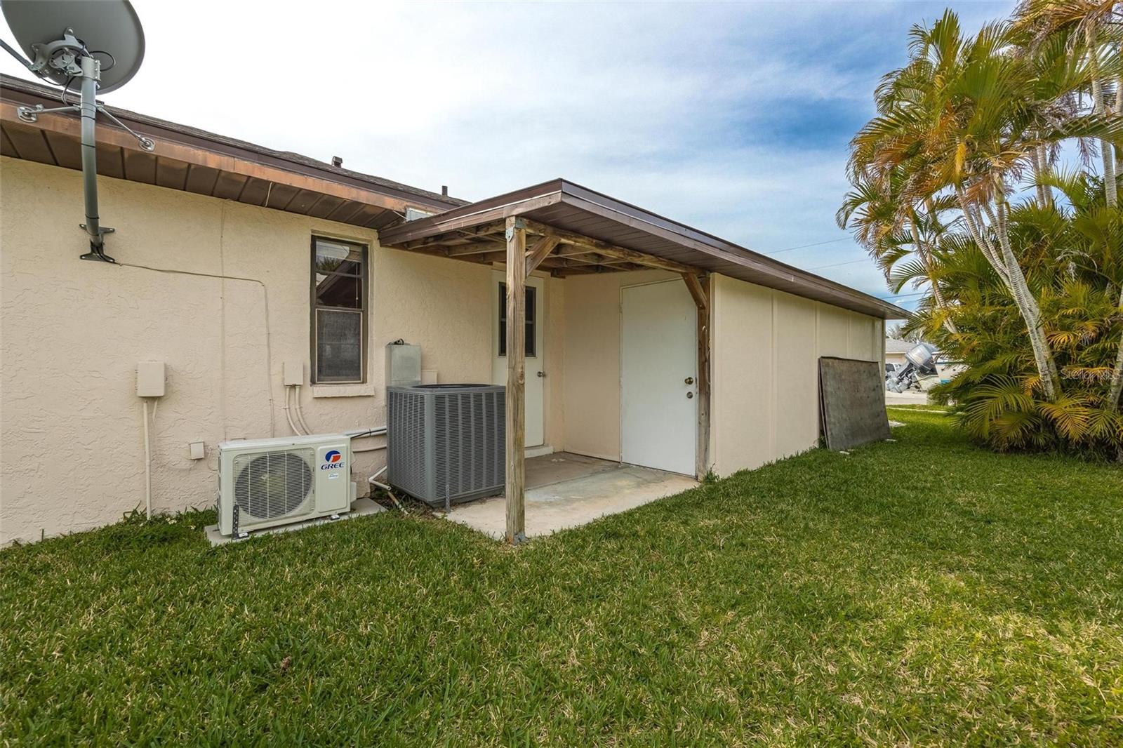 WATERWAY ESTS/FT MYERS - Residential