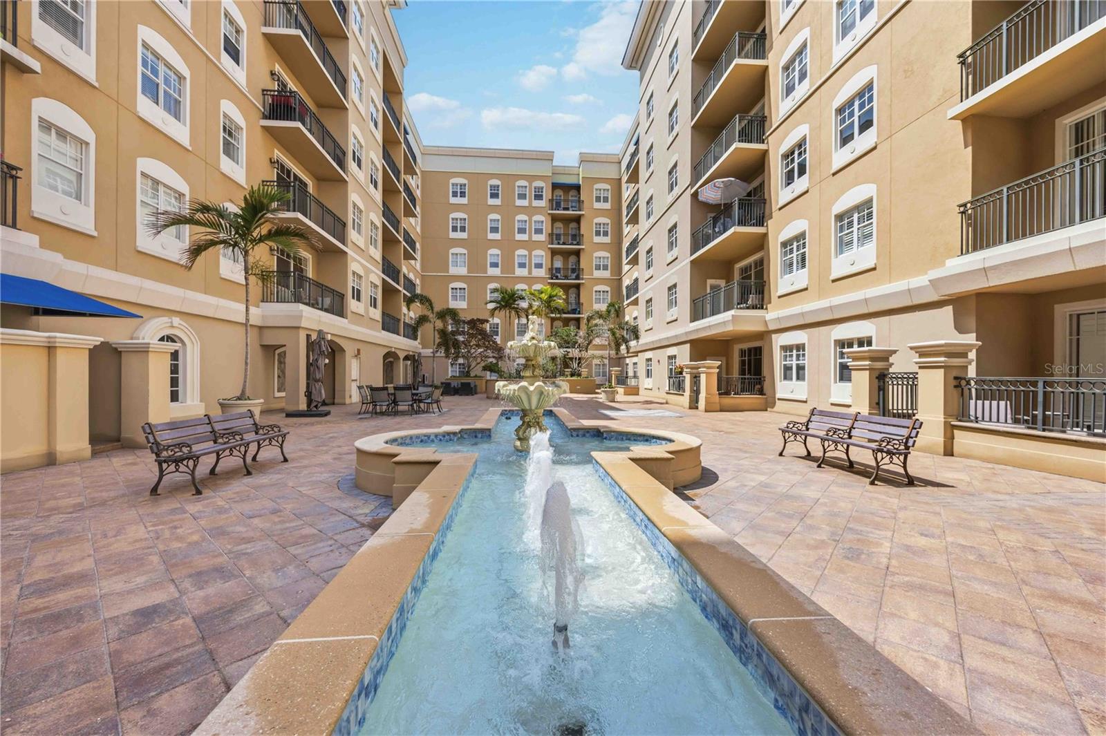 BROADWAY PROMENADE - Residential