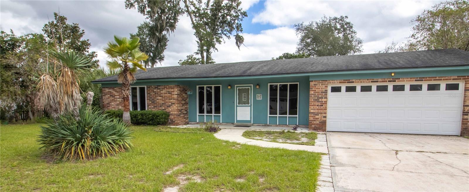 LAKESIDE ESTATES - Residential