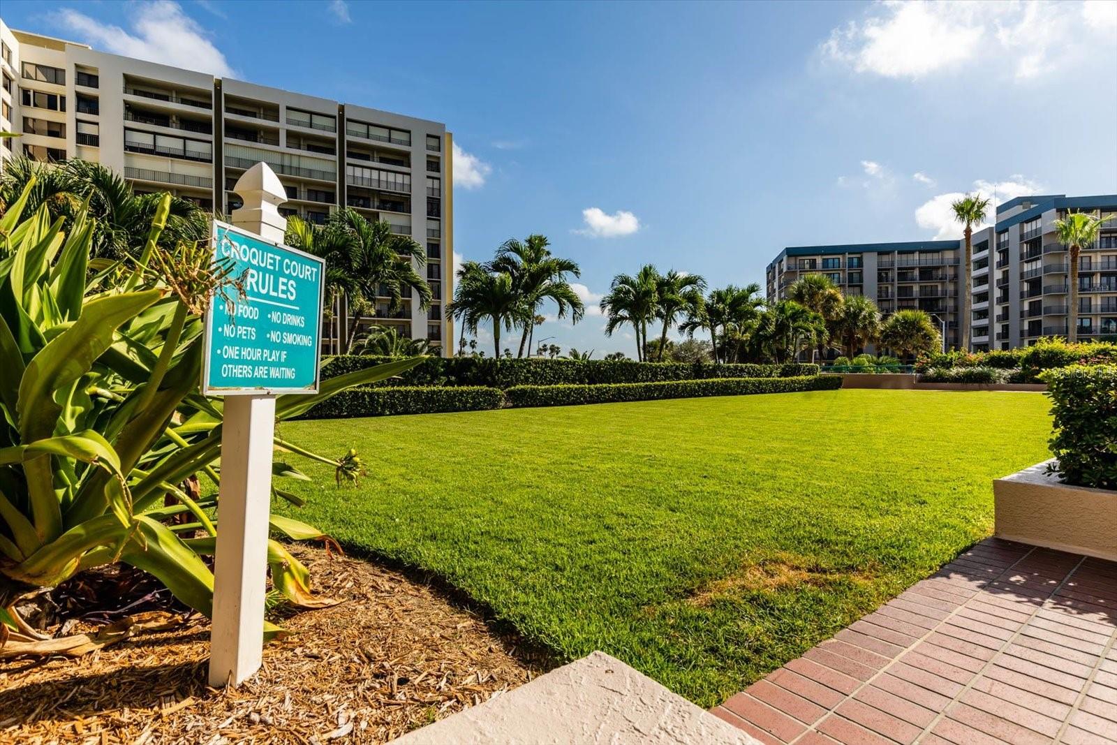ULTIMAR THREE CONDO - Residential