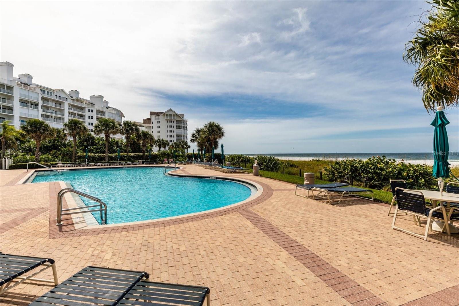 ULTIMAR THREE CONDO - Residential
