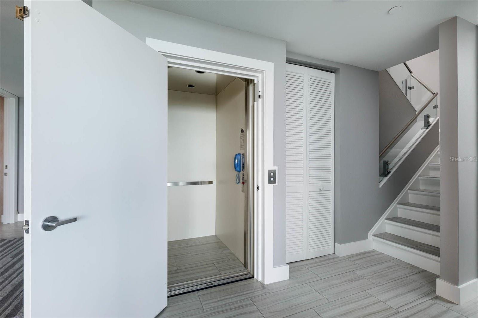 ULTIMAR THREE CONDO - Residential