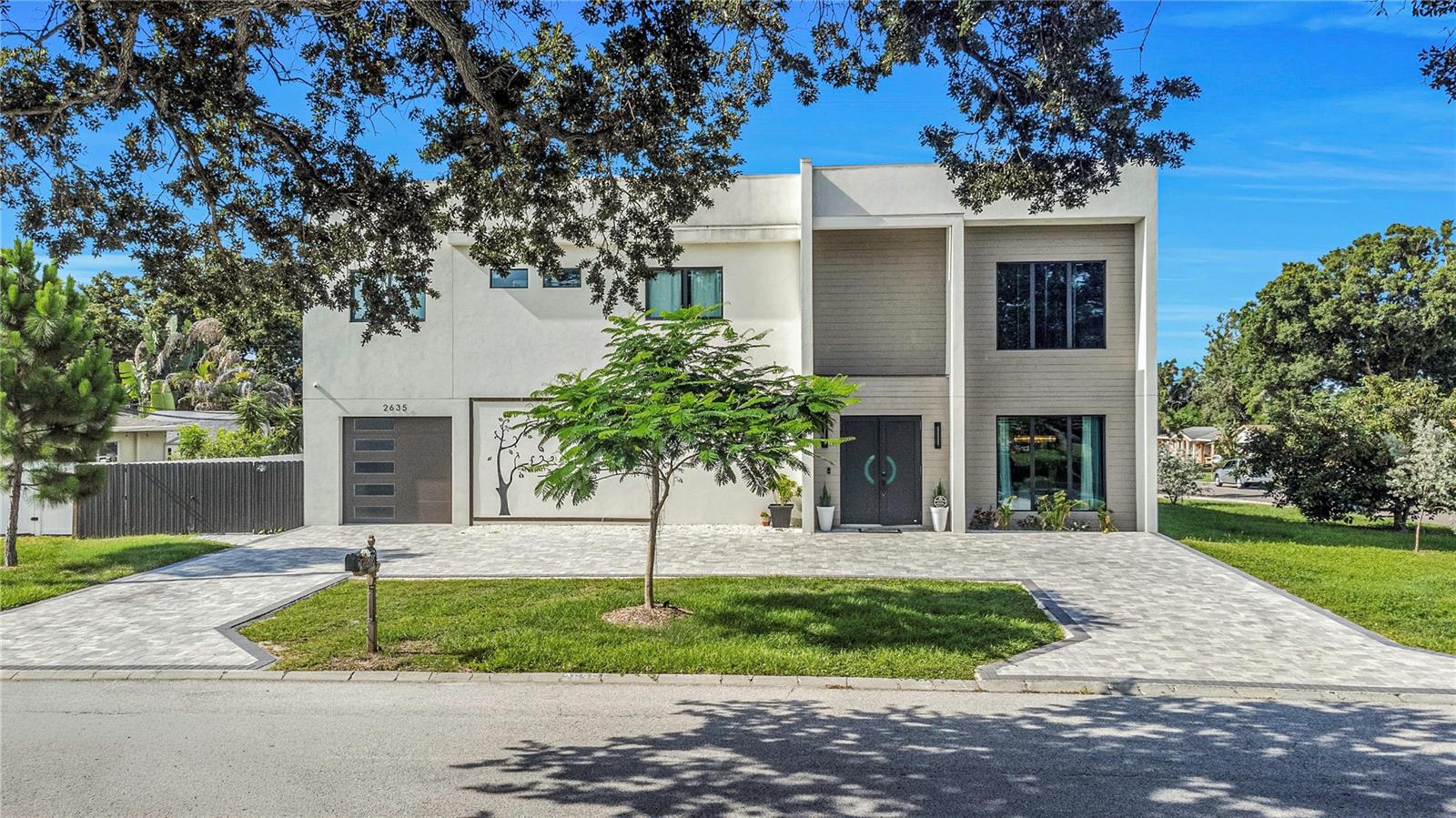 CARLTON TERRACE - Residential