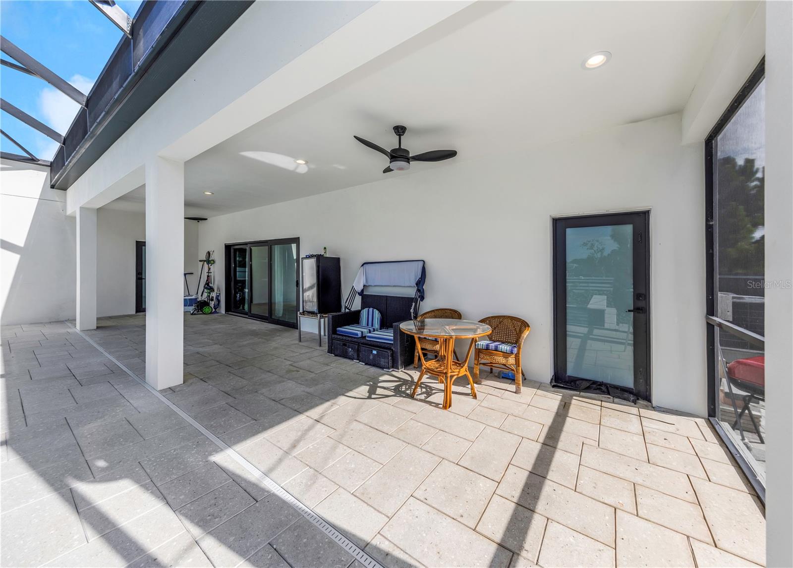 CARLTON TERRACE - Residential