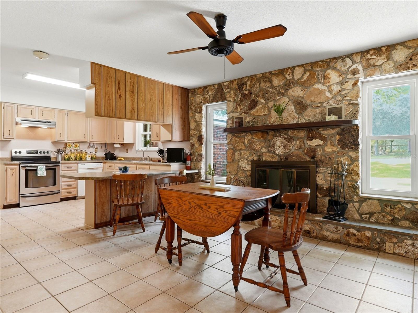 SPRING RIDGE - Residential