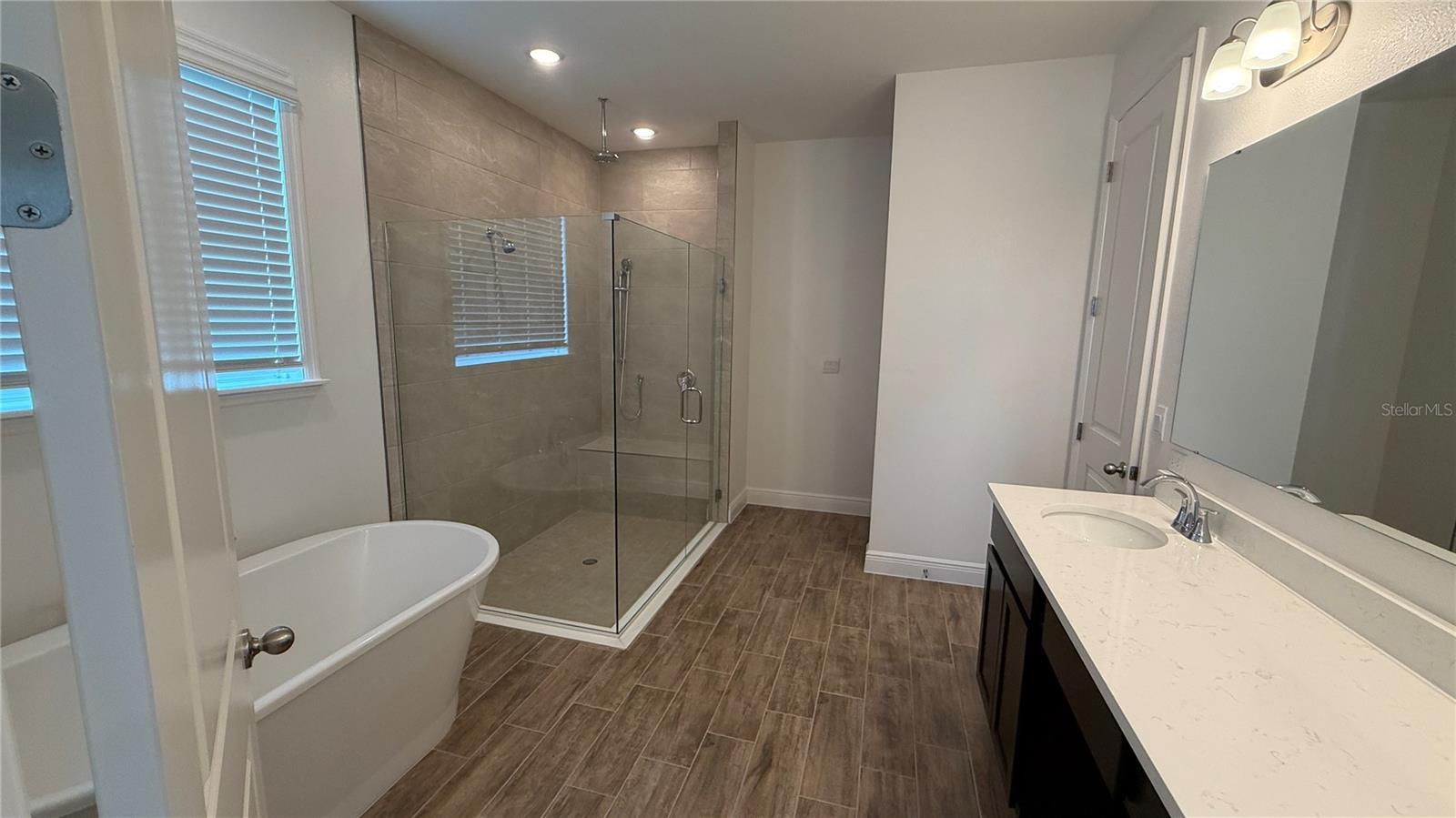 APPLEWOOD RESERVE - Residential